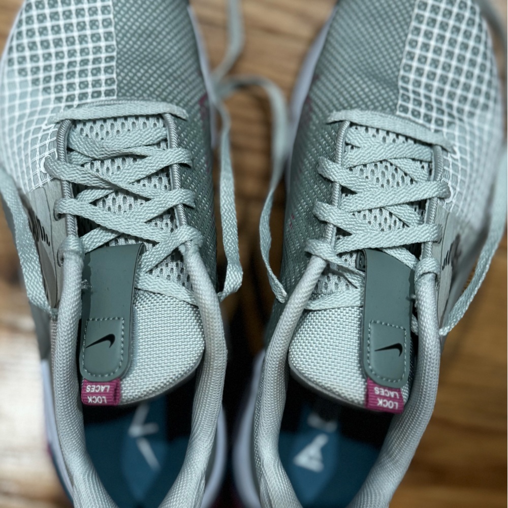 Nike metcon’s size 8 women’s
